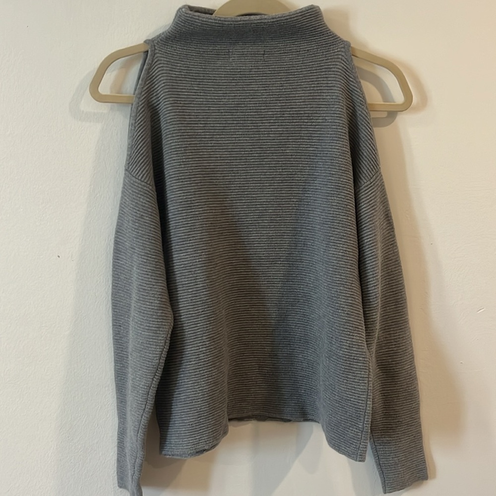 Grey, Ribbed, Cold Shoulder Sweater - Picture 4 of 4